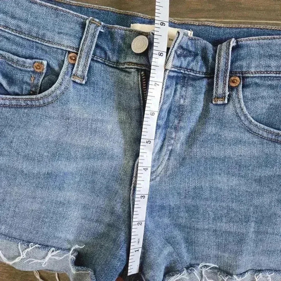 Gap distressed rolled hem Jean shorts sz 26 - Picture 5 of 6